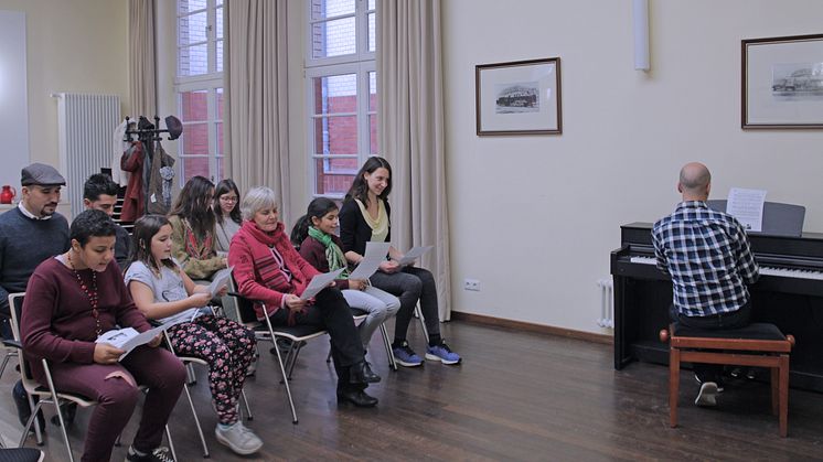 Gesangsworkshop im Hofsaal.