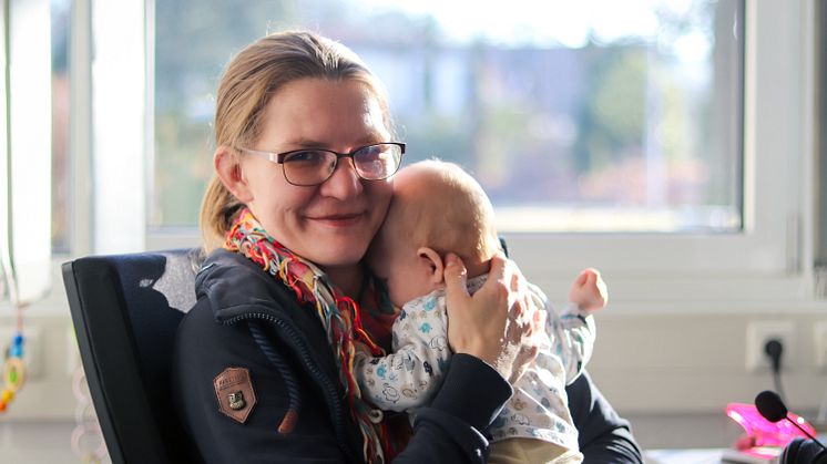 Vereinbarkeit von Beruf und Familie vorleben | Arbeiten mit Kleinkind an der Universität Vechta 