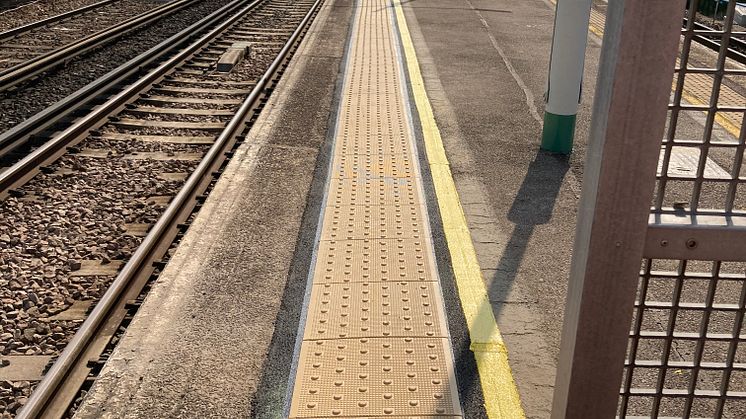 Tactile paving at Balham station