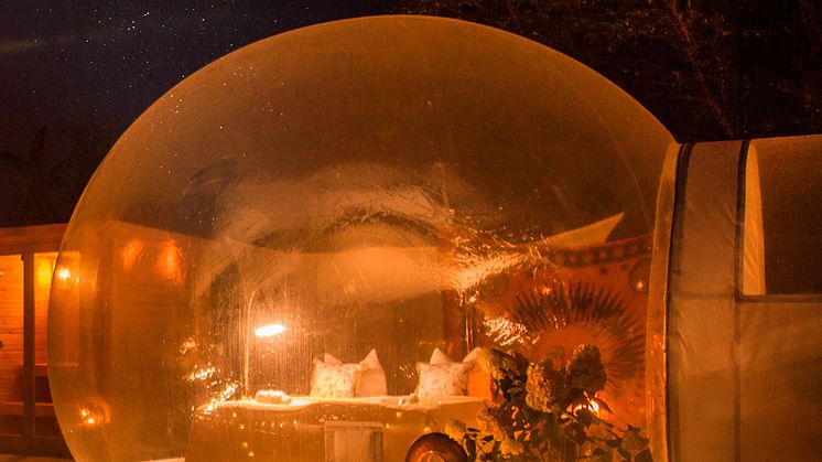 4_Bubble Tent bei Nacht beim Schloss Krugsdorf©Schloss Krugsdorf HB GmbH_beskuren4.jpg