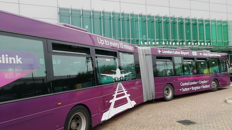 Luton Airport shuttle bus