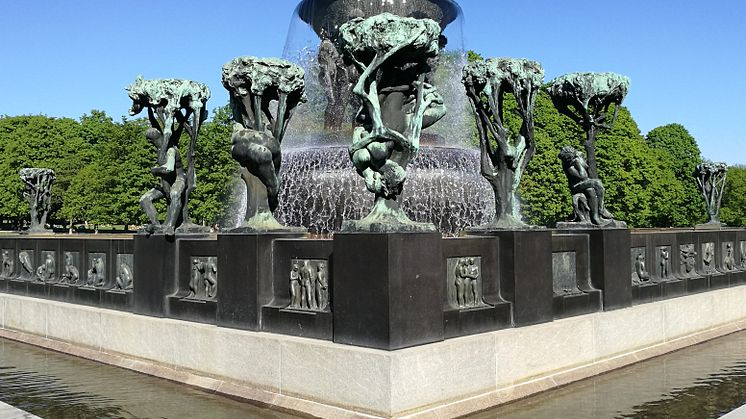 The fountain will be cleaned with dry ice.