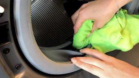 Rengör gummiringarna i tvättmaskinen