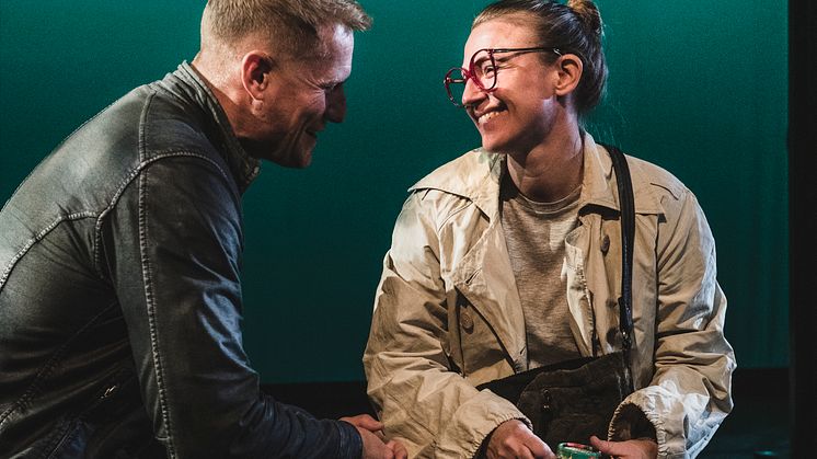 Foto frå framsyninga: l.i.f.e.g.o.e.s.o.n