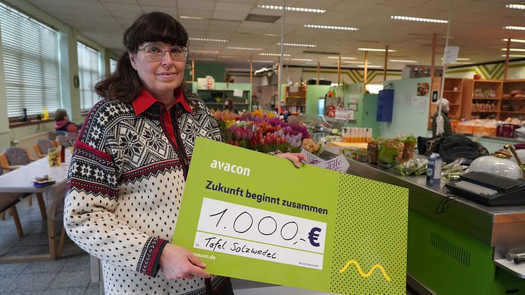 Scheck für die Tafel Salzwedel_Frau Barbara Quast.jpg