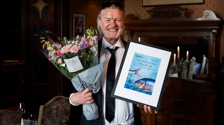 ﻿Alex Rosén (56) ble hedret med tittelen «Årets sildeelsker» under tidenes første Sildegilde på ærverdige Gamle Raadhus i Oslo onsdag. Foto: Edward Dreng Karlsen, Norges sjømatråd