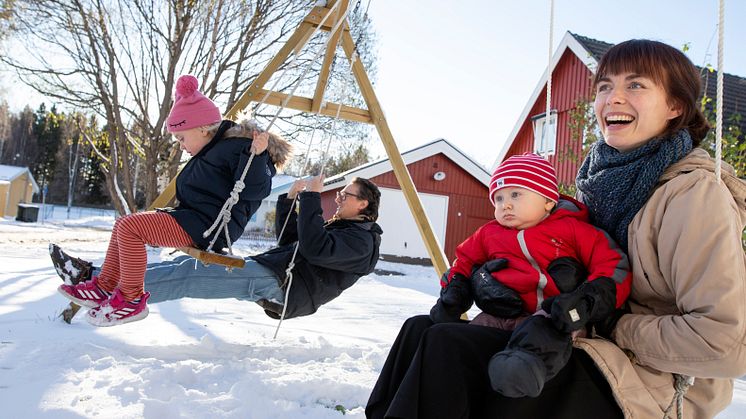 När Marie Vestermark fick hemlängtan gick det fort. Brooklynfamiljen, med barnen Ruth och Ossian, tog sitt pick och pack och hamnade i föräldrahemmet på Morö Backe i väntan på en lägenhet.