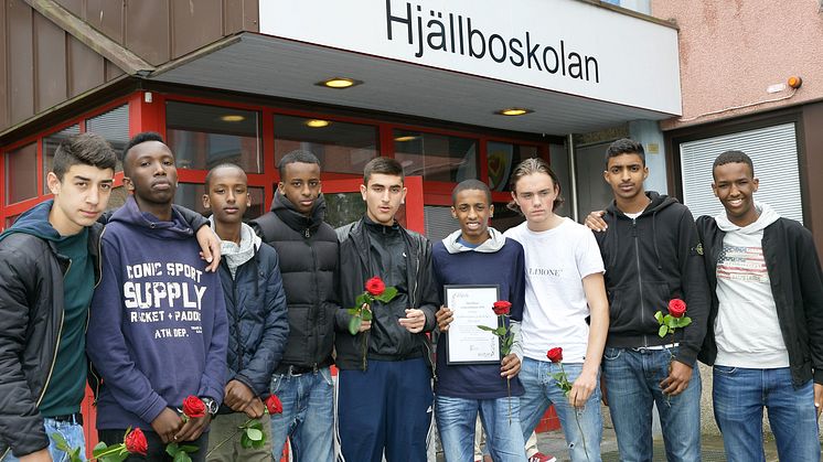 Adar, Mehdi, Salman, Liban, Zana, Mohamed, Aldin, Omar och Abdirahman (samt Jacqub, Alen och Ahmed som inte var med på bilden) blev årets ambassadörer i fotboll på Hjällboskolan för sin fina sportsmanna-anda