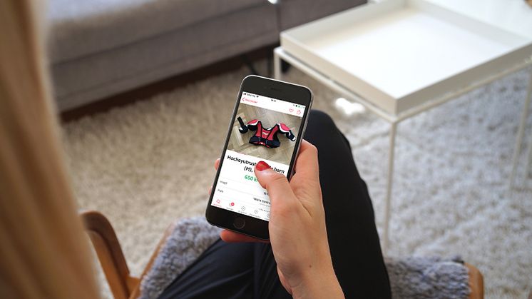 Blocket_surfar_mobil_hockeyutrustning