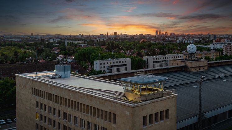 THF Tower mit Dachterrasse aus Kebony