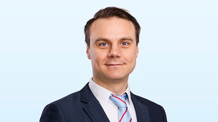 Associate Director till Colliers Capital Markets