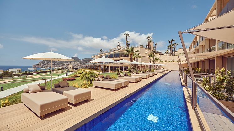swim-up-pool-zafiro-palace-andratx-camp-de-mar-mallorca-spain