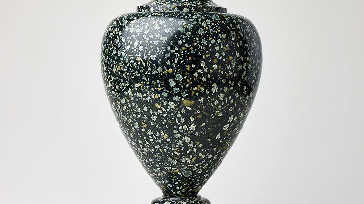 Urn with lid, Greek porphyry