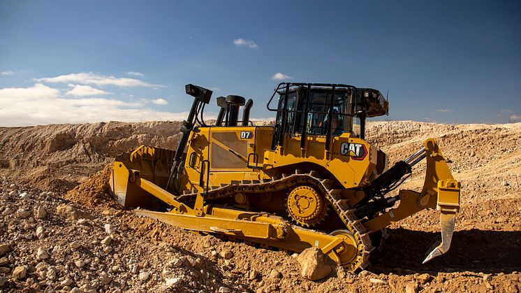 Caterpillar lanserar nya bandschaktaren Cat D7. Det förhöjda drivhjulet är tillbaka!