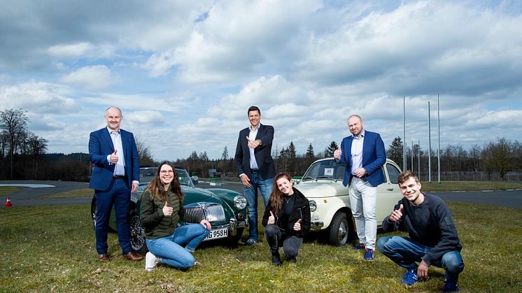 Drei "next generation drivers" mit Ralph Paulus (Geschäftsführer Fahrsicherheitszentrum am Nürburgring), Patrick Stadter (Leiter ExklusivVertrieb Mannheimer Versicherung) und Roland Koch (Leiter Marketing/Pressesprecher Mannheimer Versicherung)