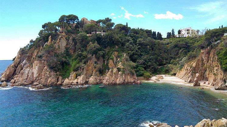 COSTA BRAVA – VANDRING,  BARCELONA OCH  GODA DRYCKER  Vandringsresa med  Direktbuss