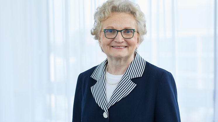 Iris Loew-Friedrich.jpg
