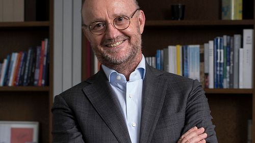 "Jeg er meget glad for at se, at vi helt og holdent har leveret på vores løfte om at tilbyde job og lærlingeuddannelser til omkring 150.000 unge i de sidste to år," siger Marco Settembri, chef for Nestlés Zone EMENA.