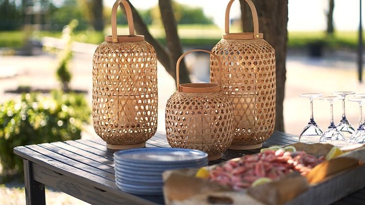 DUNI bietet sommerliche Designs und praktische Tischaccessoires