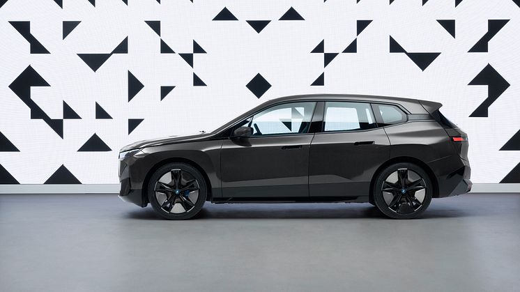 BMW iX med E Ink