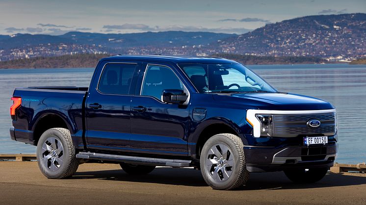 Ford F-150 Lightning Antimatter Blue Metallic 2023 (4)