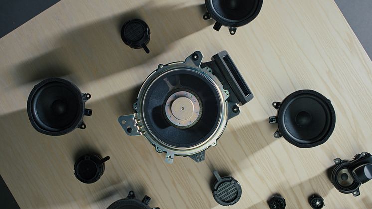 EX90_Speakers_exploded_view