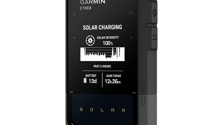 010-02782-00_01_EtrexSolar_HR_1000_charging