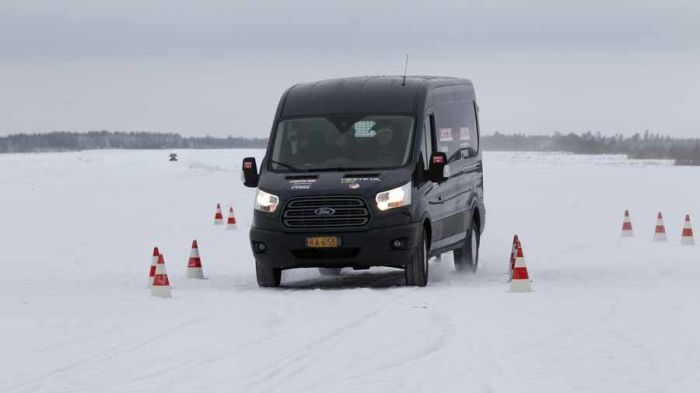 DEN NYE TRANSIT 2-TONS OG TRANSIT CONNECT DELER FØRSTEPLADSEN I DEN HÅRDE ARKTISKE VAREBILSTEST