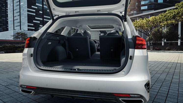 kia_ceed_sw_phev_my20_trunk_40_20_40_split_16022_94880