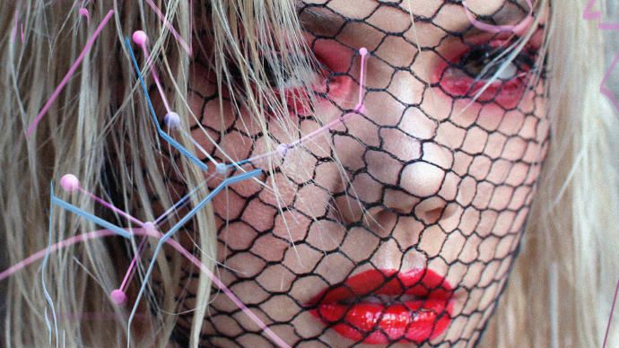 Little Jinder ute med hyllest til Amy Winehouse