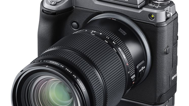 GFX_100_LeftObl+EVF+GF45+100mm