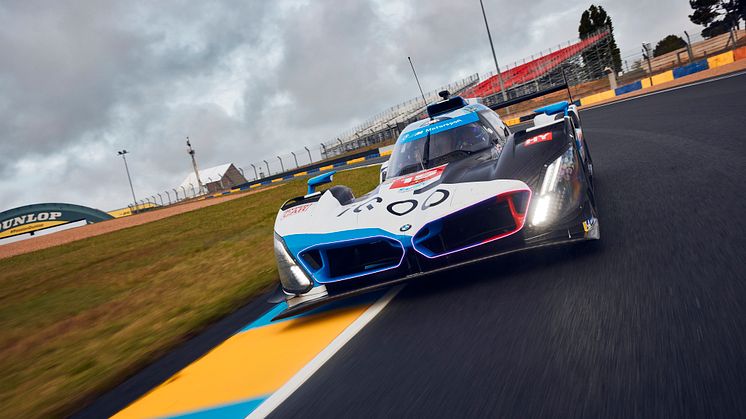 #15 BMW M Hybrid V8