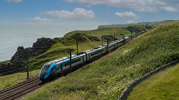 Hitachi Rail awarded new contract to maintain TransPennine Express Nova 1 