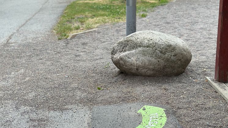 Papperskorg med markdekal