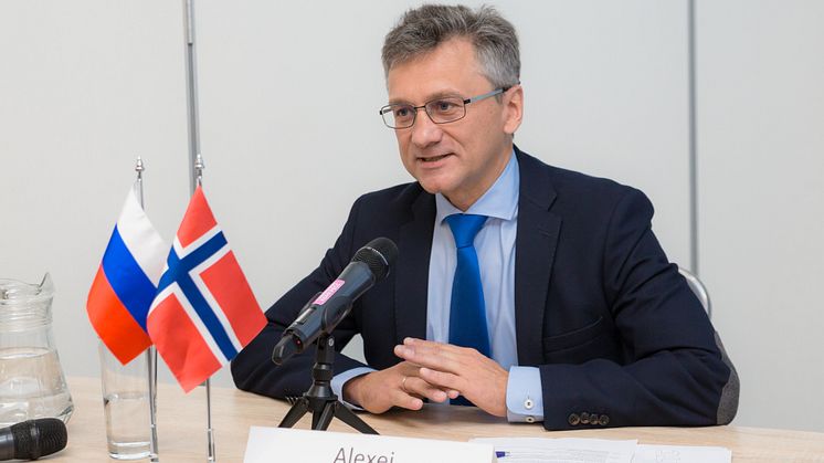 Alexei Bambulyak moderates aquaculture event in Karelia Russia 
