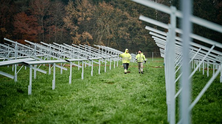 Start of construction for the 6.5 megawatt solar park in Dallgow-Döberitz: A total portfolio of 1.1 GWp will be built by 2026 (symbol photo). (Photo: Christian Horn for SUNOTEC)