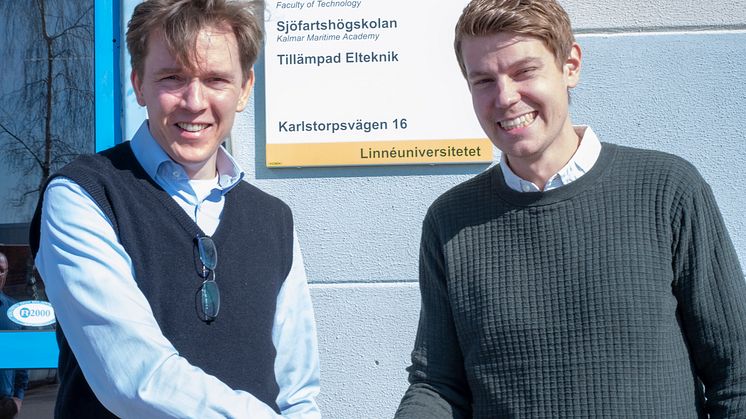 Fredrik Ahlgren, universitetslektor på Linnéuniversitetet (vänster). Mikael Westling, projektledare IoT på Kalmar Energi (höger) 