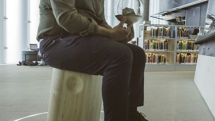 Kulturbyråden opplever kunstverket Inmeridiem