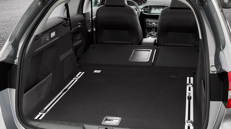 Nya Peugeot 308 SportWagon lastar stort