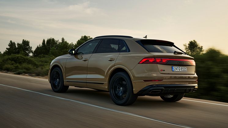 Audi Q8 (Sakhirguld)