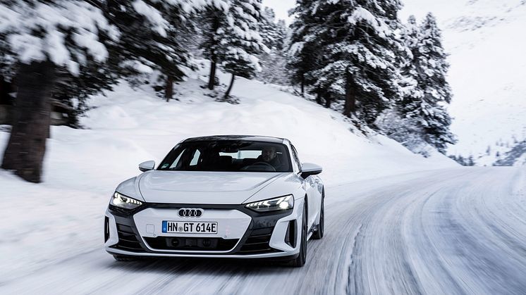 Audi e-tron GT quattro (Suzukagrå)