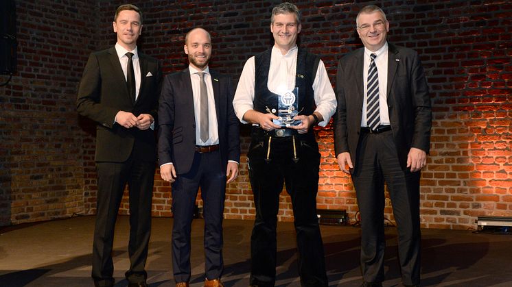 Sanierungspreis 16 Holz: Markus Langenbach/BAUEN MIT HOLZ, Philipp Nothjunge/PAVATEX, Sebastian Schmäh/Holzbau Schmäh, Tobias Fischer-Zernin/BeA Group 