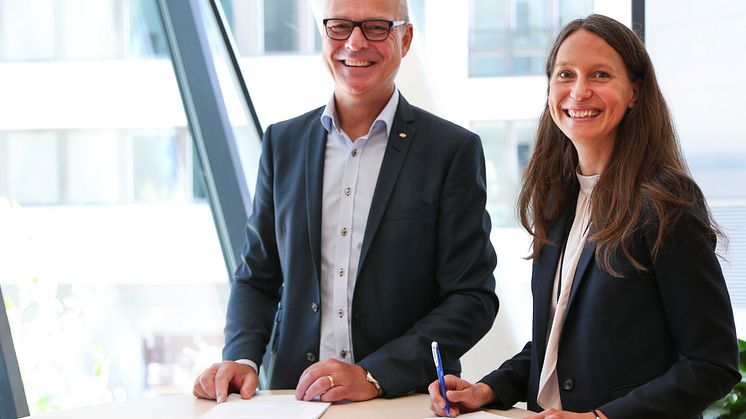 Ola Borgernäs, VD Hyundai Bilar och Susanna Hurtig, Nordenchef Vattenfall  E-Mobility. Foto: Elisabeth Redlig