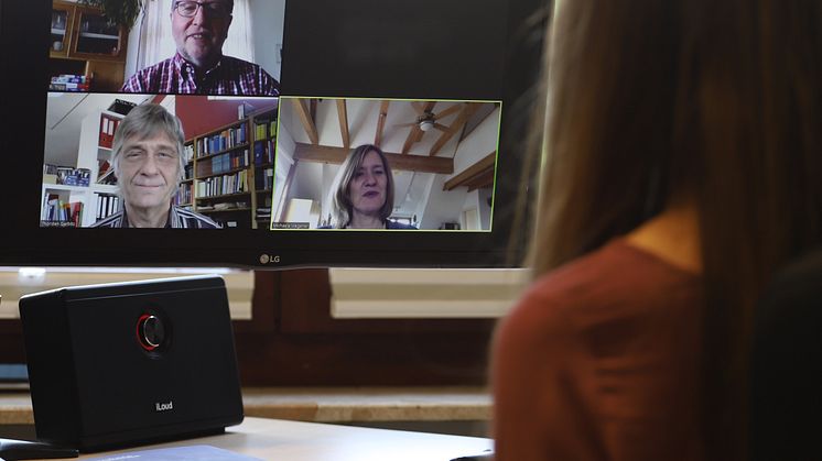 Dozent*innen der Hephata-Akademie bieten sowohl digital als auch vor Ort Beratungsgespräche zu den Ausbildungsmöglichkeiten an.