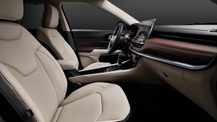 5_New Jeep Compass_Limited interior