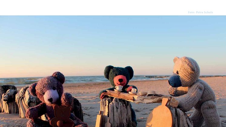 Bärenherz-Kalender 2015: Jeder Monat präsentiert bunte Strickbärchen in Aktion