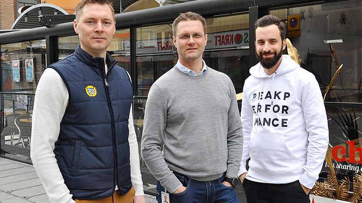 Ingen kan göra allt, alla kan göra något och tillsammans gör vi skillnad. Bild från vänster;  Mattias Lundström, Johan Thunberg och Peter Haghjoo.