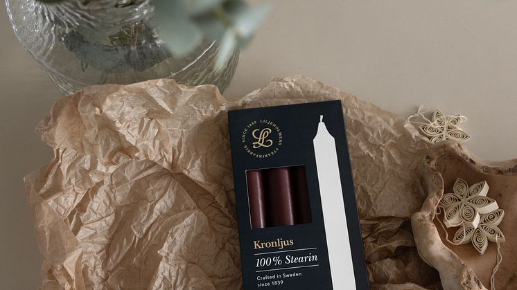 Liljeholmens Stearinfabrik, vinrött kronljus, 100% stearin, förnybart material