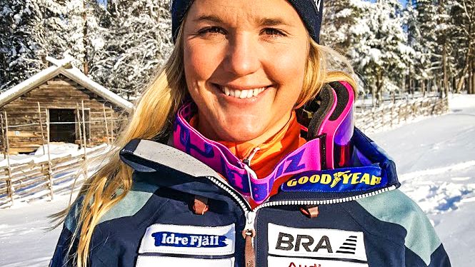 Anna Holmlund medvetslös efter krasch på träning i Innichen