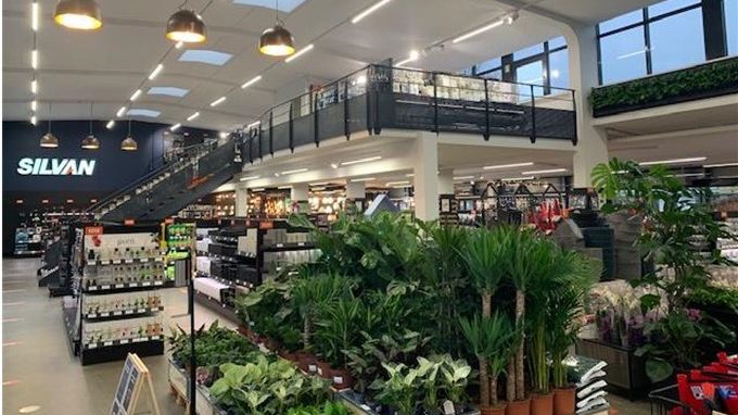 Som en del af Silvans fokus på bæredygtighed har gør-det-selv-kæden udfaset det gamle lys i alle 42 butikker i Danmark og i stedet installeret mere energieffektive LED-løsninger. Foto: PR.